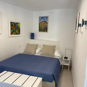 https://camere-nicolina-4.hotelitalianriviera.com