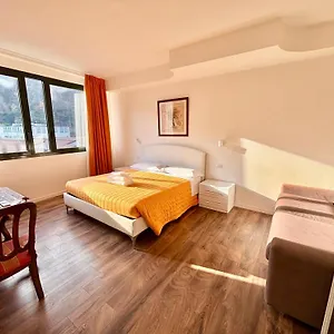 3* Aparthotel Victoria Royal Garden